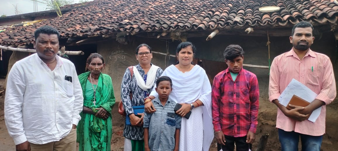 ଦୁଇ ବାପା ମାଆ ଛେଉଣ୍ଡ ପିଲାଙ୍କ ଘଟଣା ଜିଲ୍ଲା ପ୍ରଶାସନ ସହାୟତା ହାତ ବଢ଼ାଇଛି ପ୍ରଶାସନ