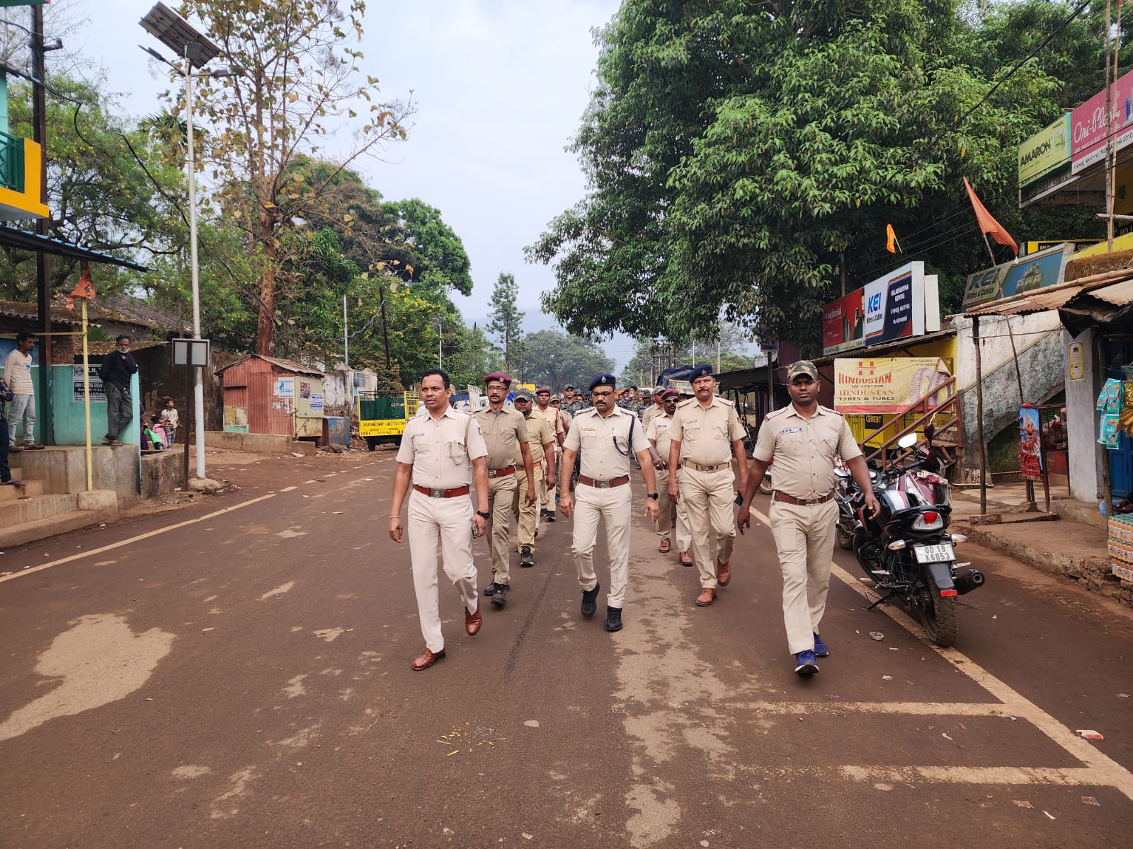 ଆଗାମୀ ୨୦୨୪ ସାଧାରଣ ନିର୍ବାଚନକୁ ଦୃଷ୍ଟିରେ ରଖି କାଶୀପୁର ପୁଲିସର ଫ୍ଲାଗ ମାର୍ଚ୍ଚ