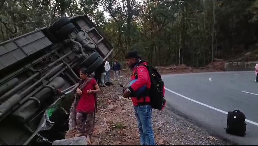 ସରକାରୀ ବସ ଦୁର୍ଘଟଣା : ଅଳ୍ପକେ ବର୍ତ୍ତିଲେ ଯାତ୍ରୀ