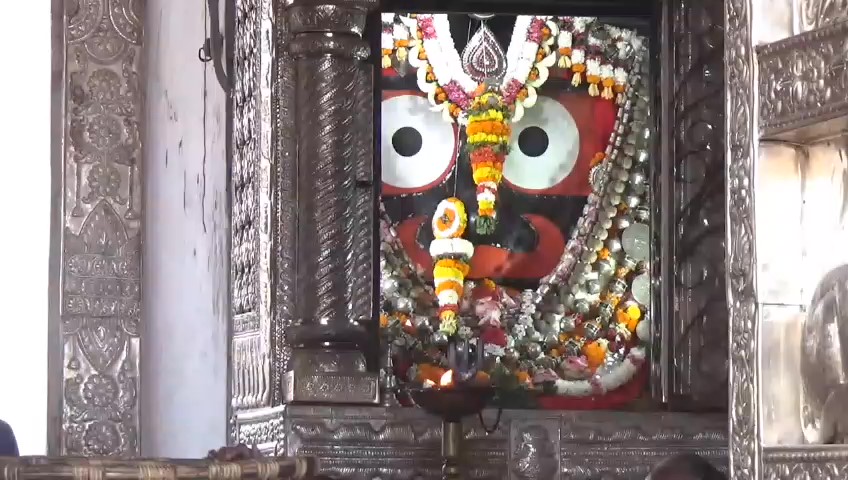 ଶାଢ଼ୀ ବନ୍ଧାଇ ମହାପ୍ରଭୁ ଶ୍ରୀଜଗନ୍ନାଥଙ୍କ ସେବା ପୂଜା ଆରମ୍ଭ