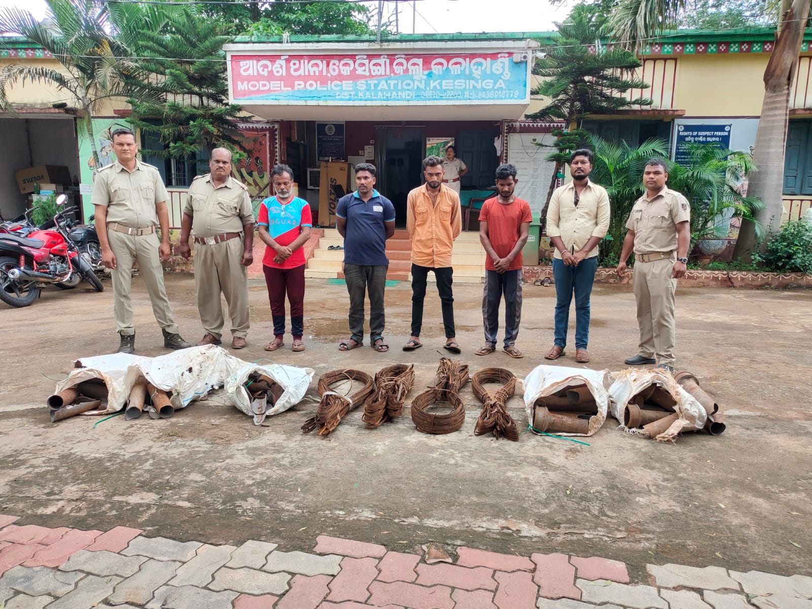 ୨୫୦ କିଲୋ ଲୁହା ସାମଗ୍ରୀ ଚୋରି ଘଟଣା ରେ 5 ଜଣ କୁ କୋର୍ଟ ଚାଲାଣ