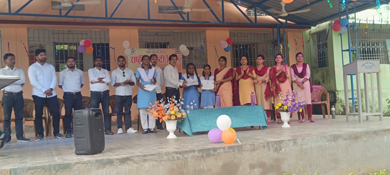 ସରକାରୀ ବାଳିକା ଉଚ୍ଚ ବିଦ୍ୟାଳୟ ରାଷ୍ଟୀୟ ହିନ୍ଦୀ ଦିଵସ ୨୦୨୫ ପାଳିତ