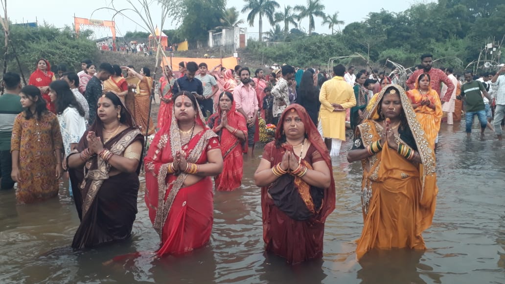 ରାଇରଙ୍ଗପୁର ରେ ଛଟ୍ ପର୍ବ ମହାସମାରୋହରେ ପାଳିତ